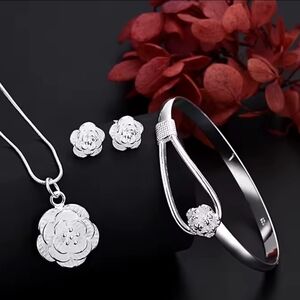 Elegant Silver Floral Jewelry Set